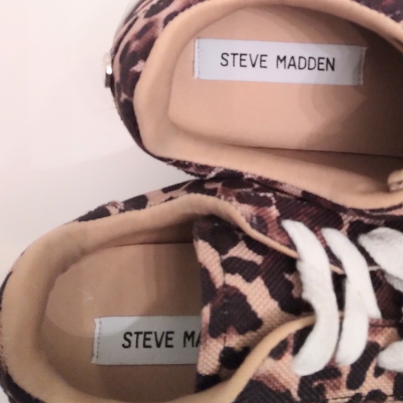 Steve Madden leopard sneakers. Size 7 1/2 - Picture 6 of 6